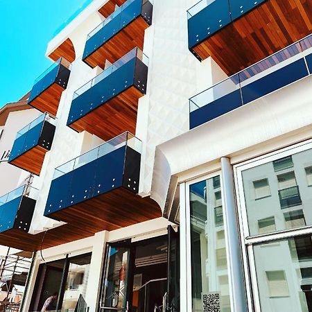Hotel Montecarlo - Vista Mare Con Piscina & Area Fitness Riccione Ngoại thất bức ảnh