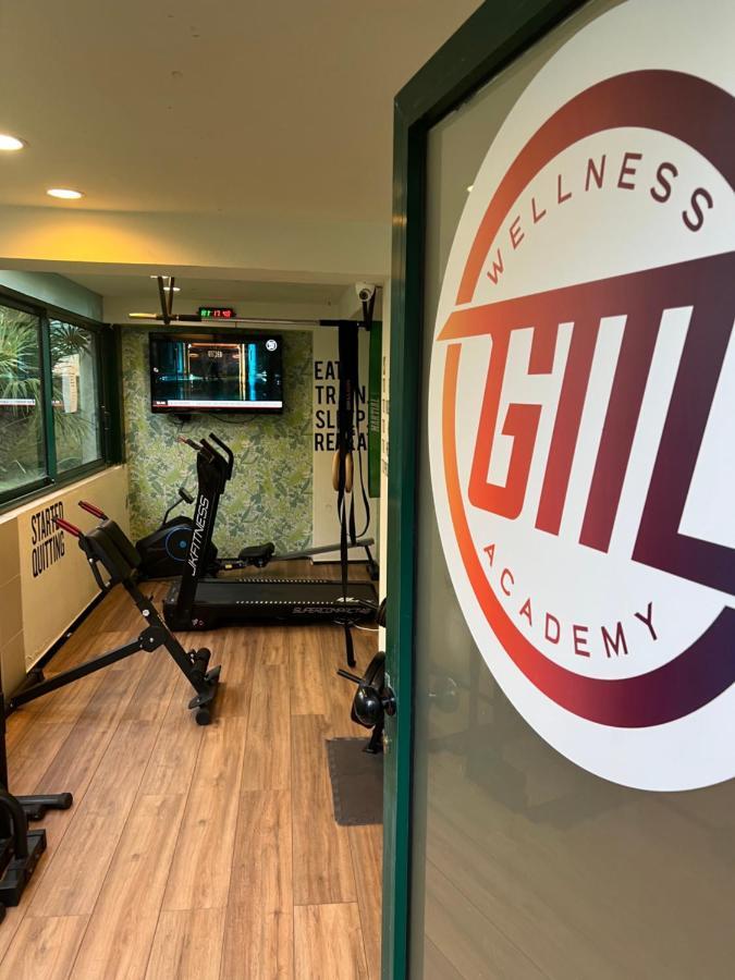 Hotel Montecarlo - Vista Mare Con Piscina & Area Fitness Riccione Ngoại thất bức ảnh