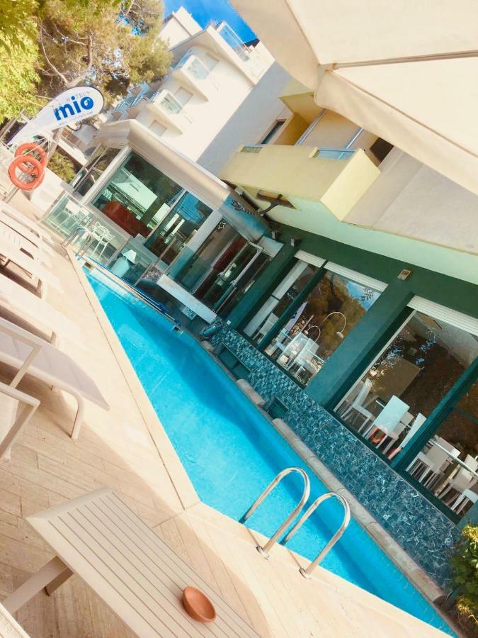 Hotel Montecarlo - Vista Mare Con Piscina & Area Fitness Riccione Ngoại thất bức ảnh